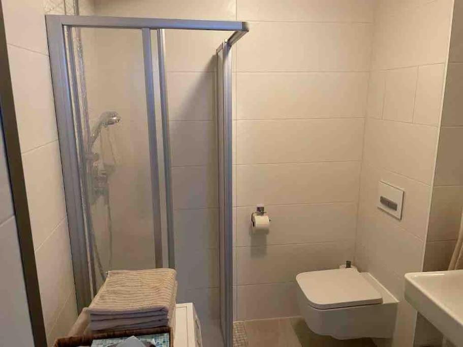 Akh - Uni 10min - Zentrum 10 Min Apartament Viena
